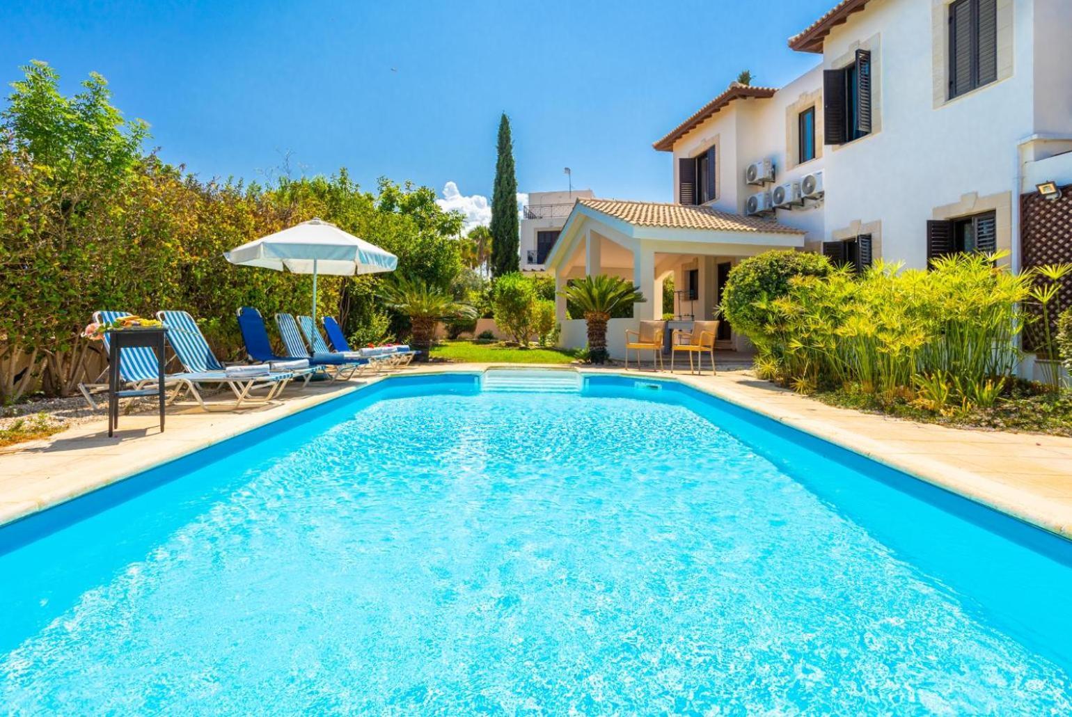 Iliana Villa Polis